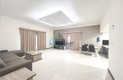 Apartment - 2 Bedrooms - 3 Bathrooms for rent in Al Juffair - Capital Governorate