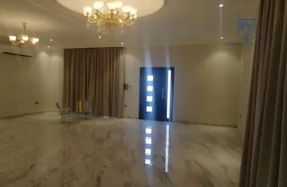 Villa - 5 Bedrooms - 7 Bathrooms for rent in Diyar Al Muharraq - Muharraq Governorate