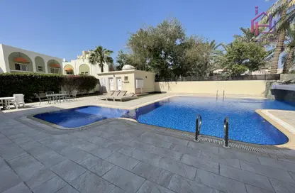 Villa - 4 Bedrooms - 5 Bathrooms for rent in Mahooz - Manama - Capital Governorate