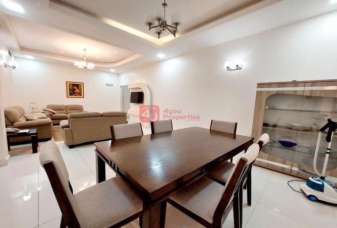 Apartment - 2 Bedrooms - 3 Bathrooms for rent in Al Juffair - Capital Governorate