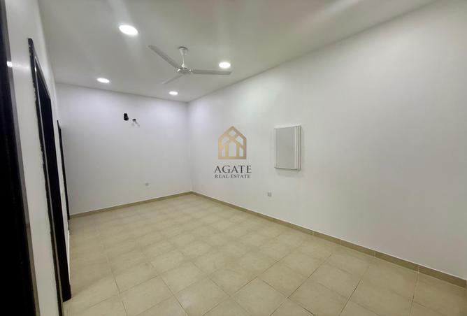 Apartment - 3 Bedrooms - 2 Bathrooms for rent in Muharraq - Muharraq Governorate