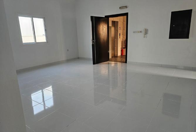 Apartment - 3 Bedrooms - 2 Bathrooms for rent in Jurdab - Central Governorate