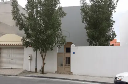 Villa - 7 Bedrooms - 4 Bathrooms for sale in Hamad Town - Northern Governorate