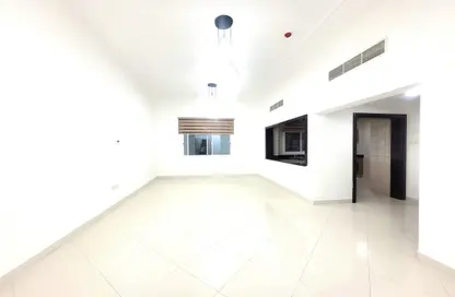 Apartment - 1 Bedroom - 1 Bathroom for rent in Al Burhama - Manama - Capital Governorate