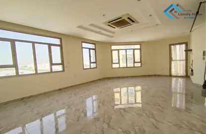 Apartment - 3 Bedrooms - 2 Bathrooms for rent in Hidd - Muharraq Governorate