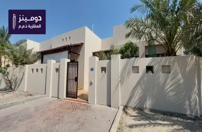 Villa - 3 Bedrooms - 4 Bathrooms for rent in Sanad - Central Governorate