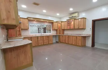 Apartment - 3 Bedrooms - 5 Bathrooms for rent in Galali - Muharraq Governorate