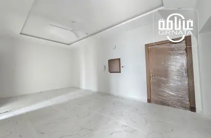 Apartment - 2 Bedrooms - 2 Bathrooms for rent in Salmaniya - Manama - Capital Governorate