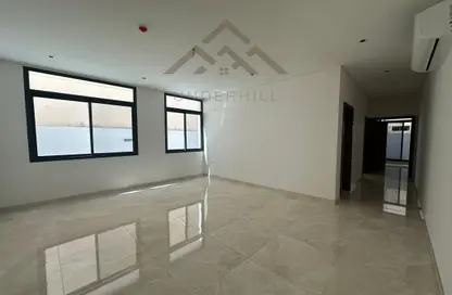 Apartment - 2 Bedrooms - 2 Bathrooms for rent in Busaiteen - Muharraq Governorate