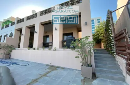 Villa - 5 Bedrooms - 3 Bathrooms for rent in Amwaj Islands - Muharraq Governorate