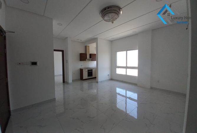 Apartment - 3 Bedrooms - 3 Bathrooms for rent in Bu Quwah - Northern Governorate