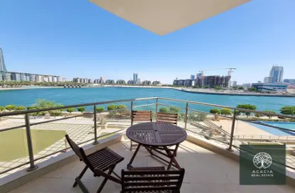 Apartment - 2 Bedrooms - 3 Bathrooms for rent in Reef Island - Capital Governorate