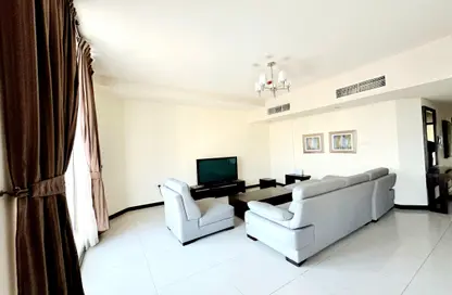 Apartment - 2 Bedrooms - 2 Bathrooms for rent in Mahooz - Manama - Capital Governorate