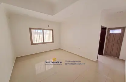 Apartment - 3 Bedrooms - 3 Bathrooms for rent in Arad - Muharraq Governorate