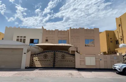 Villa - 6 Bedrooms - 7 Bathrooms for sale in Arad - Muharraq Governorate