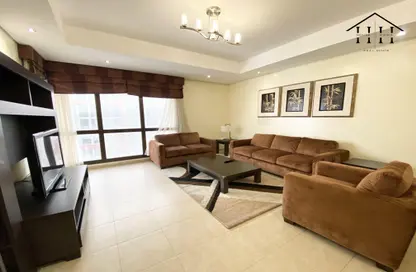 Apartment - 3 Bedrooms - 2 Bathrooms for rent in Sanabis - Manama - Capital Governorate