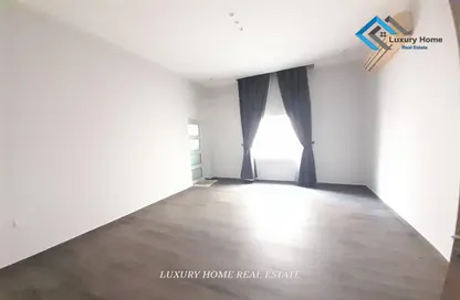 Apartment - 3 Bedrooms - 4 Bathrooms for rent in Tubli - Central Governorate