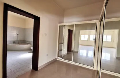 Villa - 4 Bedrooms - 4 Bathrooms for rent in Janabiya - Northern Governorate