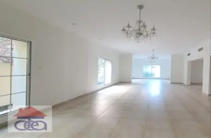 Empty Room image for: Villa - 7 Bedrooms - 5 Bathrooms for rent in Busaiteen - Muharraq Governorate, Image 1