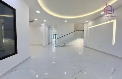 Villa - 5 Bedrooms - 6 Bathrooms for sale in Busaiteen - Muharraq Governorate