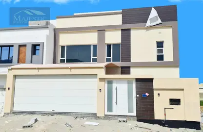 Villa - 3 Bedrooms - 4 Bathrooms for sale in Arad - Muharraq Governorate