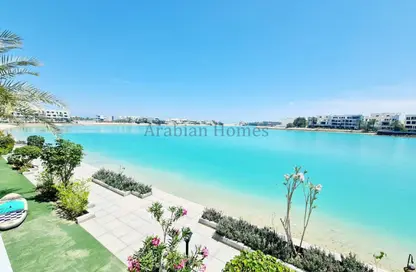 Villa - 5 Bedrooms - 6 Bathrooms for sale in Amwaj Avenue - Amwaj Islands - Muharraq Governorate