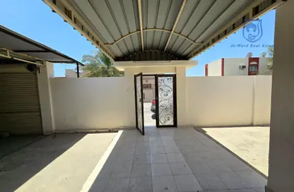 Villa - 4 Bedrooms - 2 Bathrooms for rent in Hamad Town - Northern Governorate