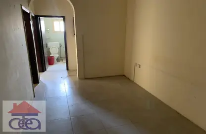 Apartment - 2 Bedrooms - 1 Bathroom for rent in Ras Rumman - Manama - Capital Governorate