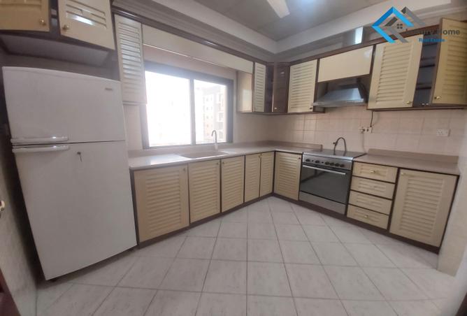 Apartment - 2 Bedrooms - 2 Bathrooms for rent in Al Burhama - Manama - Capital Governorate