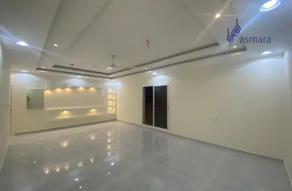 Apartment - 5 Bedrooms - 4 Bathrooms for sale in Hidd - Muharraq Governorate