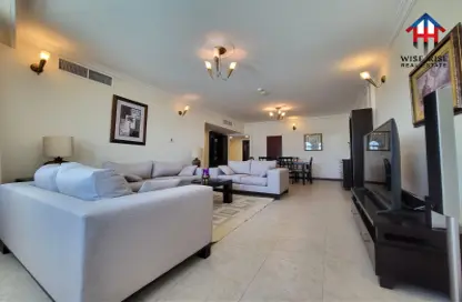 Apartment - 2 Bedrooms - 2 Bathrooms for rent in Busaiteen - Muharraq Governorate