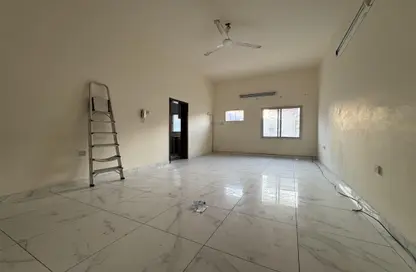 Apartment - 2 Bedrooms - 2 Bathrooms for rent in Alhajiyat - Riffa - Southern Governorate