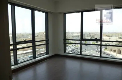 Office Space - Studio - 3 Bathrooms for rent in Salmaniya - Manama - Capital Governorate