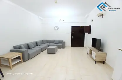 Apartment - 3 Bedrooms - 2 Bathrooms for rent in Busaiteen - Muharraq Governorate