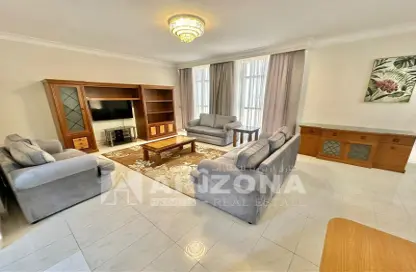 Apartment - 3 Bedrooms - 3 Bathrooms for rent in Al Juffair - Capital Governorate