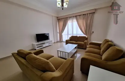 Apartment - 3 Bedrooms - 3 Bathrooms for rent in Sanabis - Manama - Capital Governorate