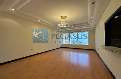 Apartment - 3 Bedrooms - 3 Bathrooms for sale in Abraj Al Lulu - Manama - Capital Governorate