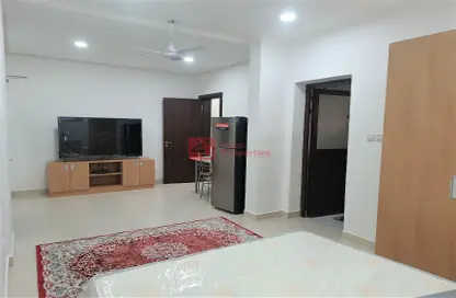 Apartment - Studio - 1 Bathroom for rent in Segaya - Manama - Capital Governorate