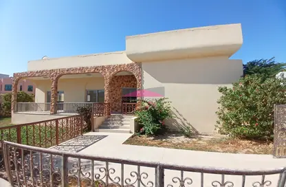 Villa - 4 Bedrooms - 3 Bathrooms for rent in Janabiya - Northern Governorate