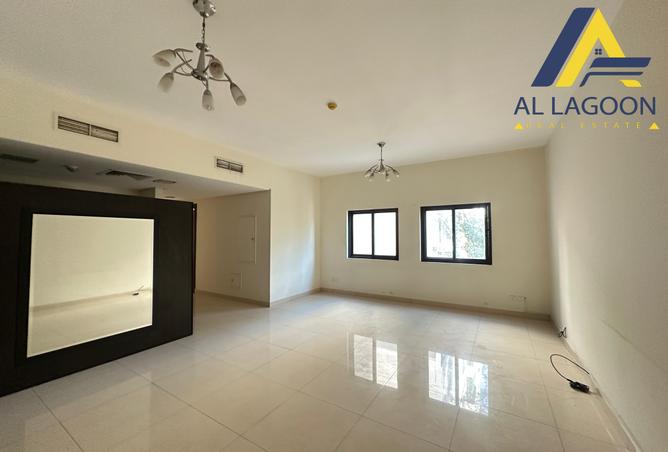 Apartment - 3 Bedrooms - 2 Bathrooms for rent in Zinj - Manama - Capital Governorate