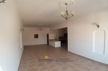 Apartment - 3 Bedrooms - 2 Bathrooms for rent in Sanad - Central Governorate