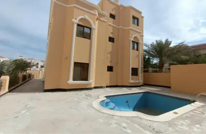 Villa - 4 Bedrooms - 4 Bathrooms for rent in Mahooz - Manama - Capital Governorate