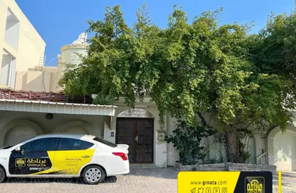 Villa - 7 Bedrooms - 4 Bathrooms for sale in Hamad Town - Northern Governorate