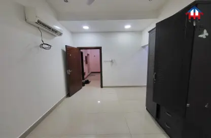 Apartment - 1 Bathroom for rent in Arad - Muharraq Governorate