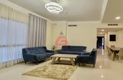 Apartment - 2 Bedrooms - 2 Bathrooms for rent in Al Juffair - Capital Governorate