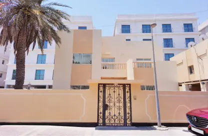 Villa - 4 Bedrooms - 4 Bathrooms for sale in Mahooz - Manama - Capital Governorate