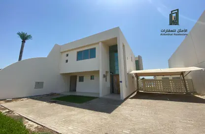 Villa - 3 Bedrooms - 5 Bathrooms for rent in Durrat Al Bahrain - Southern Governorate