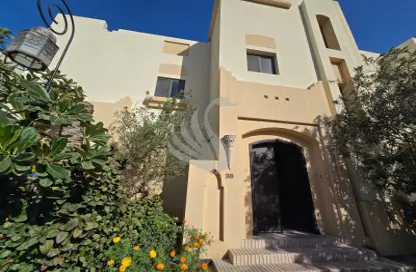 Compound - 5 Bedrooms - 6 Bathrooms for rent in Janabiya - Northern Governorate