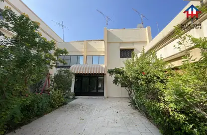 Villa - 5 Bedrooms - 4 Bathrooms for rent in Mahooz - Manama - Capital Governorate