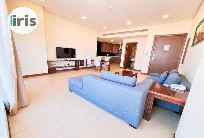 Apartment - 2 Bedrooms - 3 Bathrooms for rent in Al Juffair - Capital Governorate